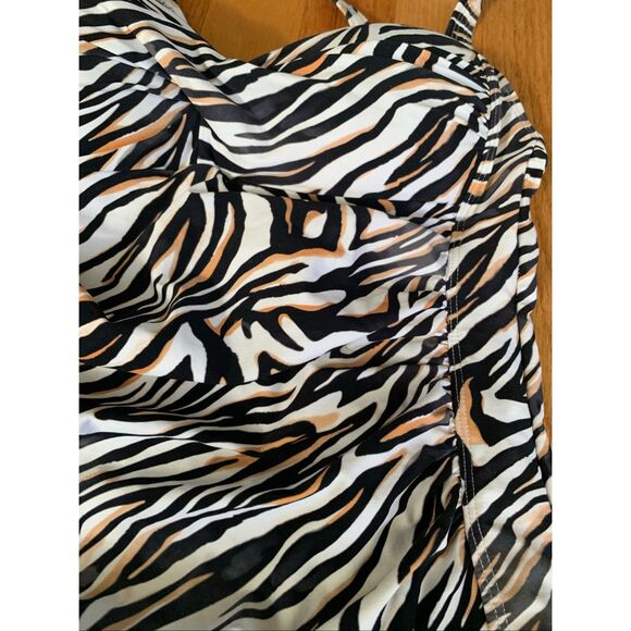 Nip Tuck Joanne Twist Front Swimsuit - Picture 3 of 12